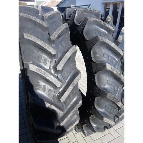 420/85R38 BKT Agrimax RT 855 144 A8 / 144 B Traktor, kombájn, mg. gumi